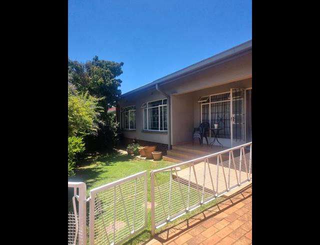 3 BEDROOM SIMPLEX FOR SALE IN BEDFORD GARDENS